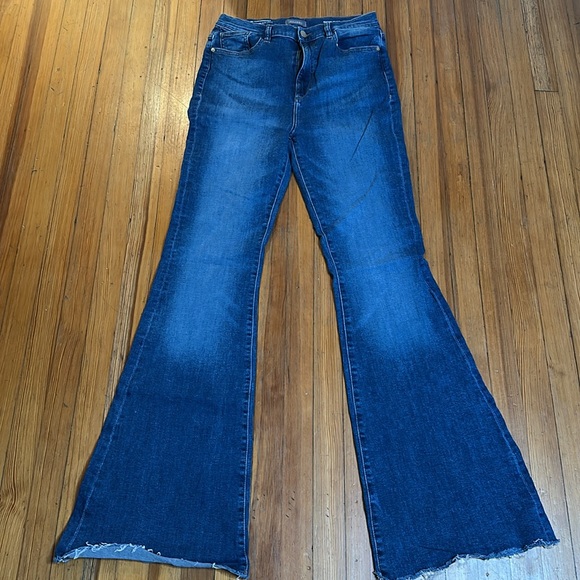 DL 1961 Rachel High Rise Flare (29) - Picture 6 of 8